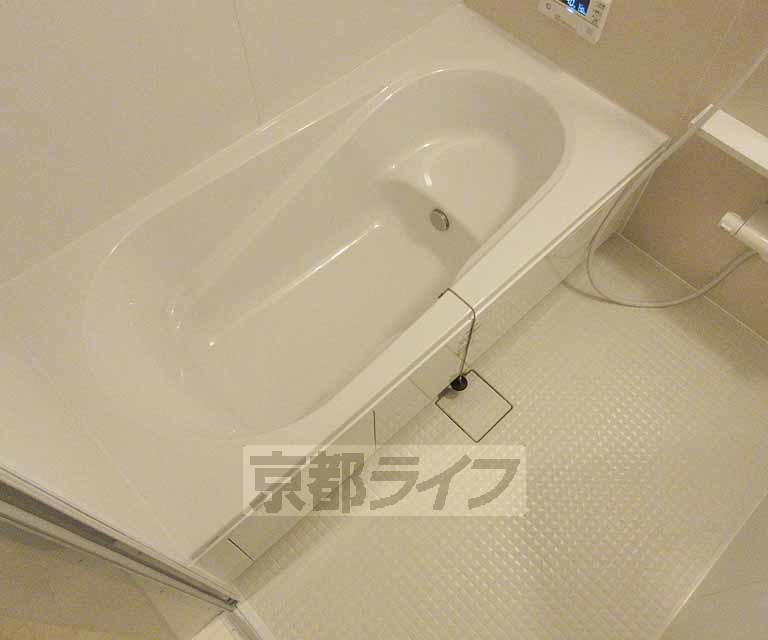 バス・シャワールーム　ゆったりできるお風呂です・