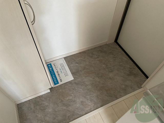 玄関　玄関の様子です。明るい印象ですね。気分もあがりそう。