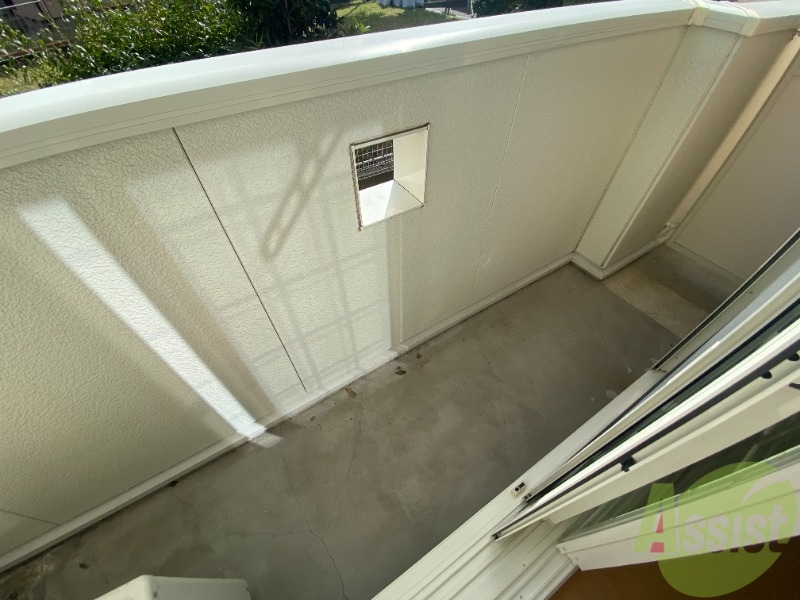 バルコニー　バルコニーは洗濯物を干すスペースが確保されていました。