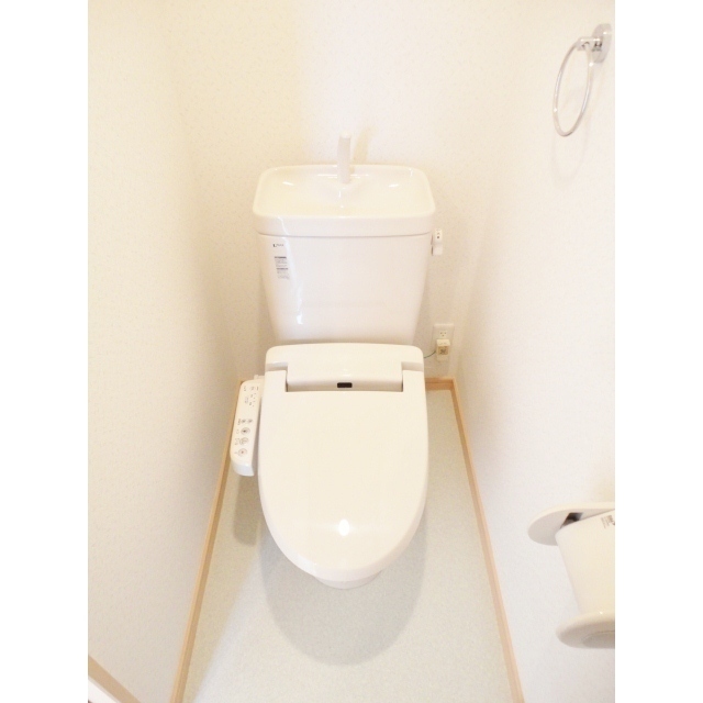 トイレ　温水洗浄便座