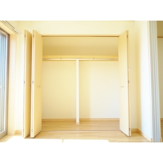 収納　洋室収納