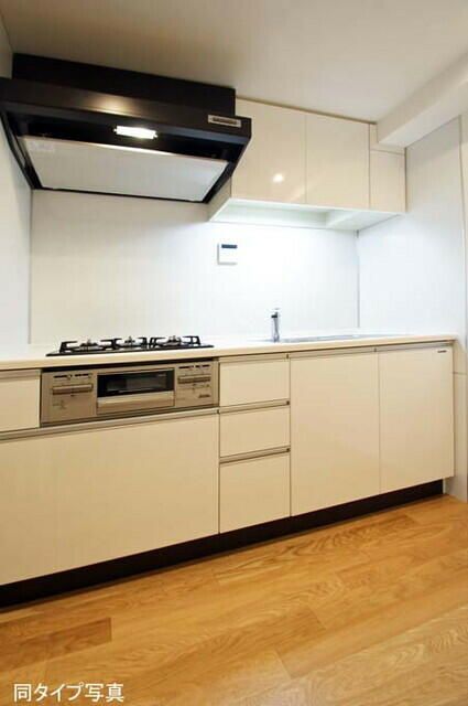 キッチン　同タイプ部屋　参考写真です