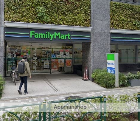 コンビニ　ファミリーマート（コンビニ）まで444m