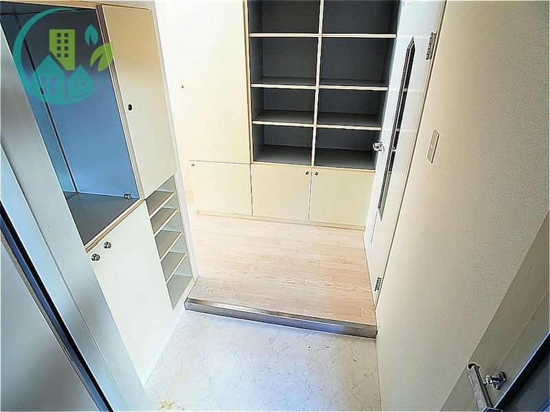 玄関　メゾンド六甲パートII