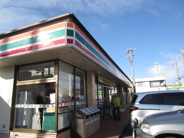 コンビニ　セブンイレブン（コンビニ）まで250m
