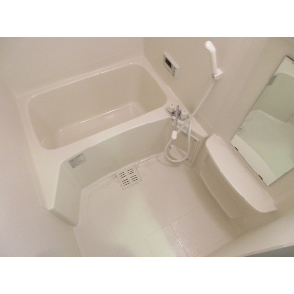 バス・シャワールーム　バスルームです。