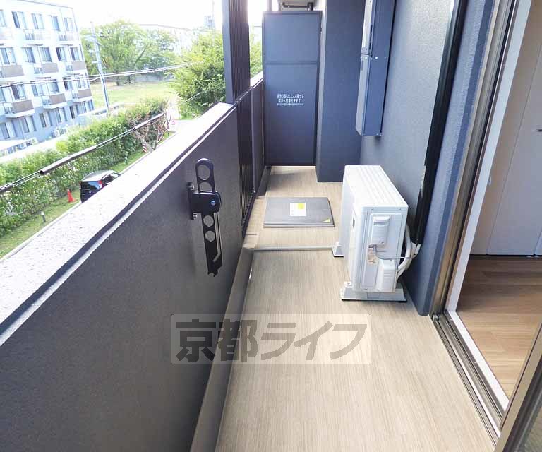 バルコニー　広々としたバルコニーです。