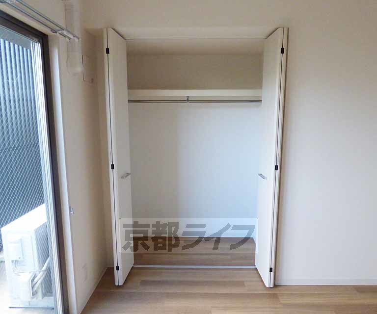 収納　広々とした収納です。