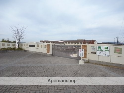 小学校　木津川市立梅美台小学校（小学校）まで404m