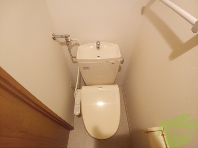 トイレ　トイレです。ウォシュレット付を探している方、おすすめです。