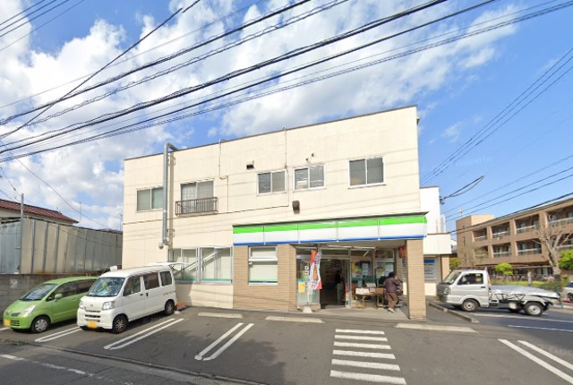 コンビニ　ファミリーマート狛江岩戸南四丁目店（コンビニ）まで608m