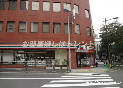 コンビニ　セブンイレブン九段南大妻通り店（コンビニ）まで60m