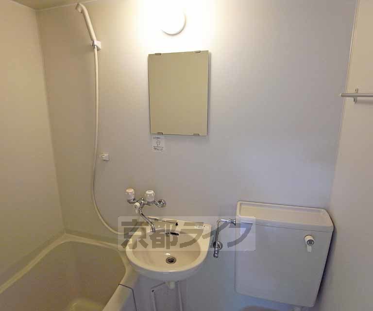 洗面設備　きれいな洗面所です。