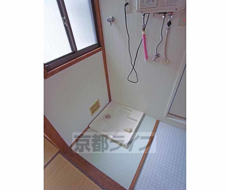 その他設備　室内に洗濯機置けます。