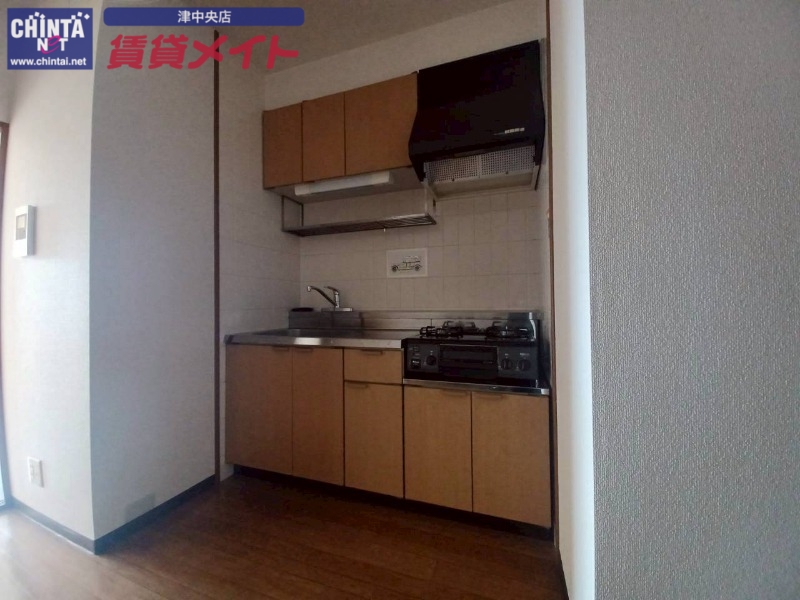 キッチン　同物件別部屋の写真