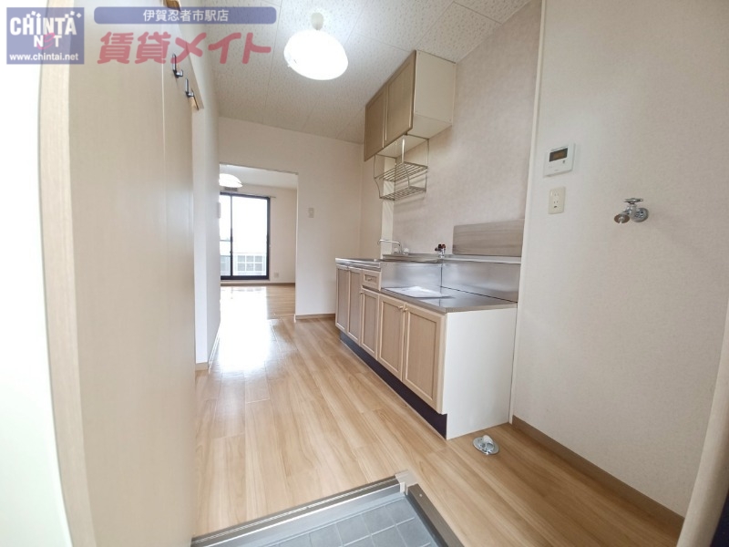 玄関　同物件別室写真