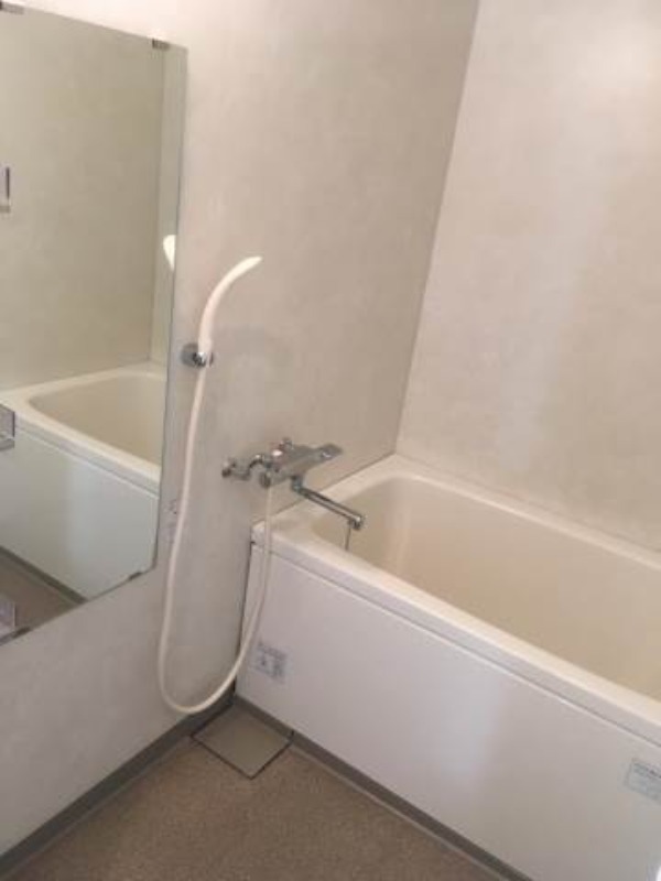 バス・シャワールーム　別部屋参考写真です☆