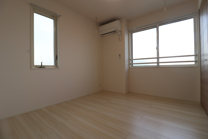 その他部屋・スペース　エアコン、室内物干し機付き