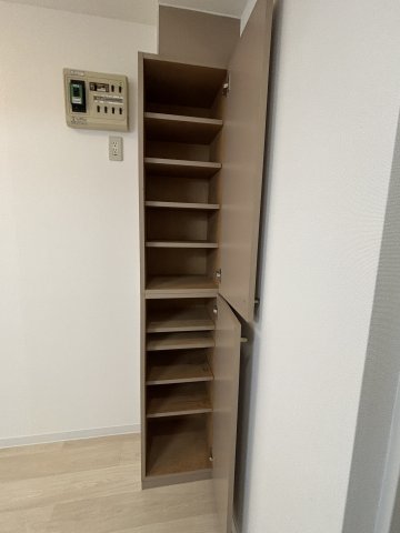収納　シューズボックス