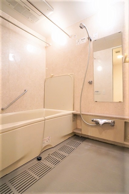 バス・シャワールーム　バス