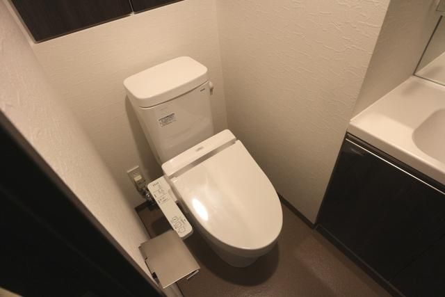 トイレ　お部屋探しは株式会社　タウンハウジング　までお気軽にお問合…