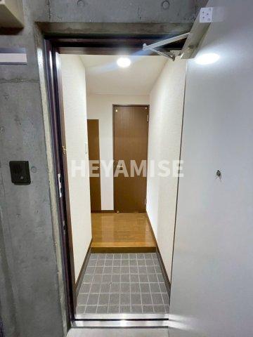 玄関　※同物件別号室の参考写真になります。※現況優先します。