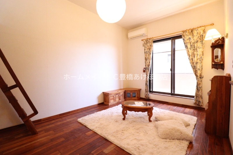 居室・リビング　同型別部屋写真