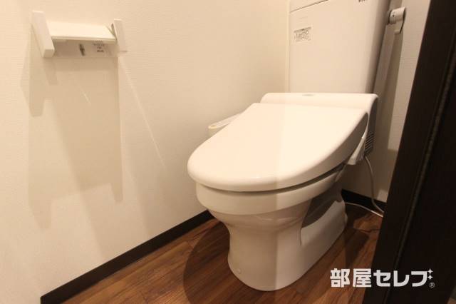 トイレ　清潔感のある色合いです