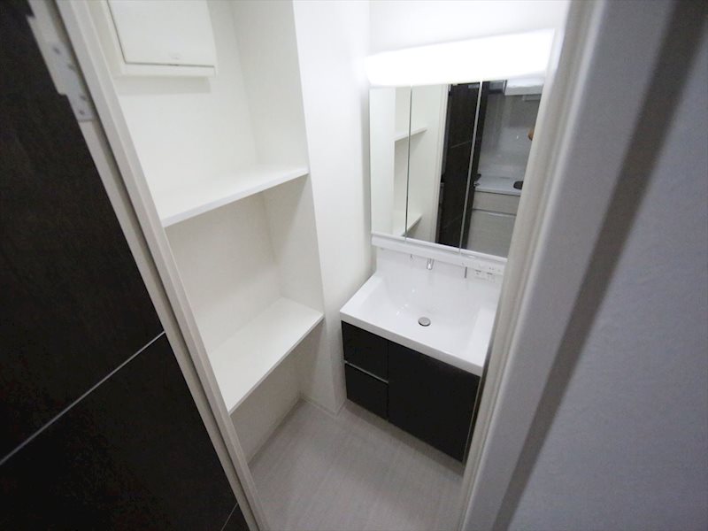 洗面設備　脱衣所　独立洗面台（シャンプードレッサー付）