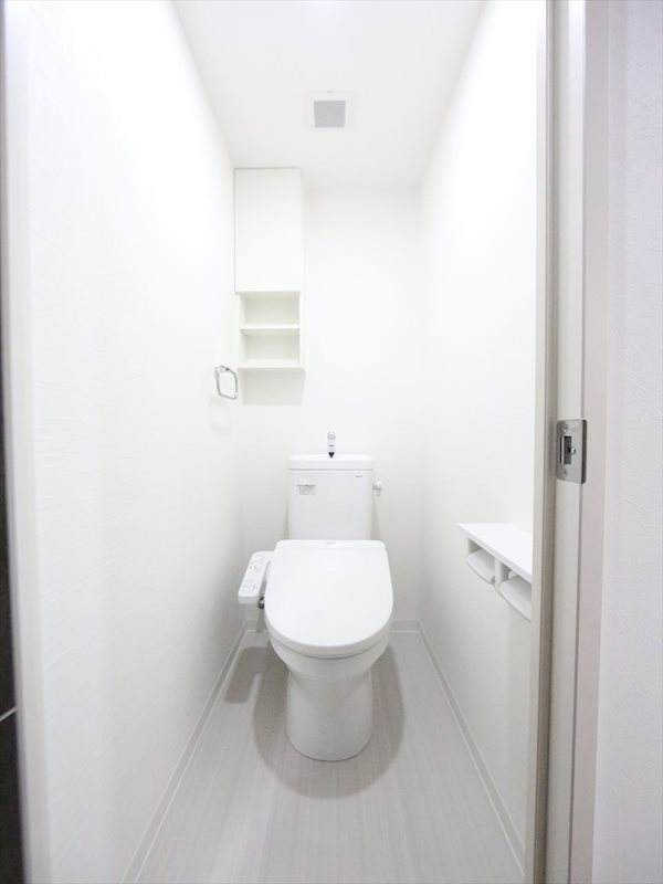 トイレ　温水洗浄暖房便座付トイレ