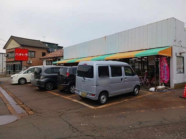 スーパー　ハチトラ　城所店（スーパー）まで400m