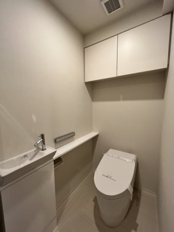 トイレ　※別部屋の参考写真です。