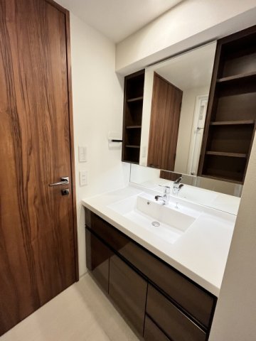 洗面設備　※別部屋の参考写真です。