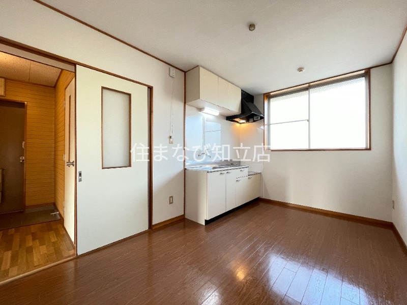 居室・リビング　同型別部屋写真