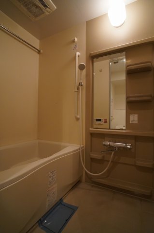 バス・シャワールーム　※別部屋の参考写真です。