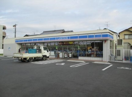 コンビニ　ローソン 中川戸田三丁目店（コンビニ）まで586m