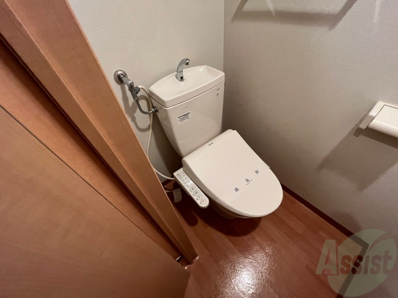 トイレ　ウォシュレット機能がついたトイレ。安心して使用できますね。