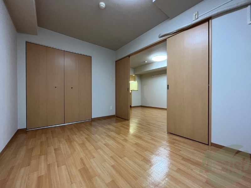その他部屋・スペース　６帖の洋室です。寝具を置いたりと使いやすそうですね。