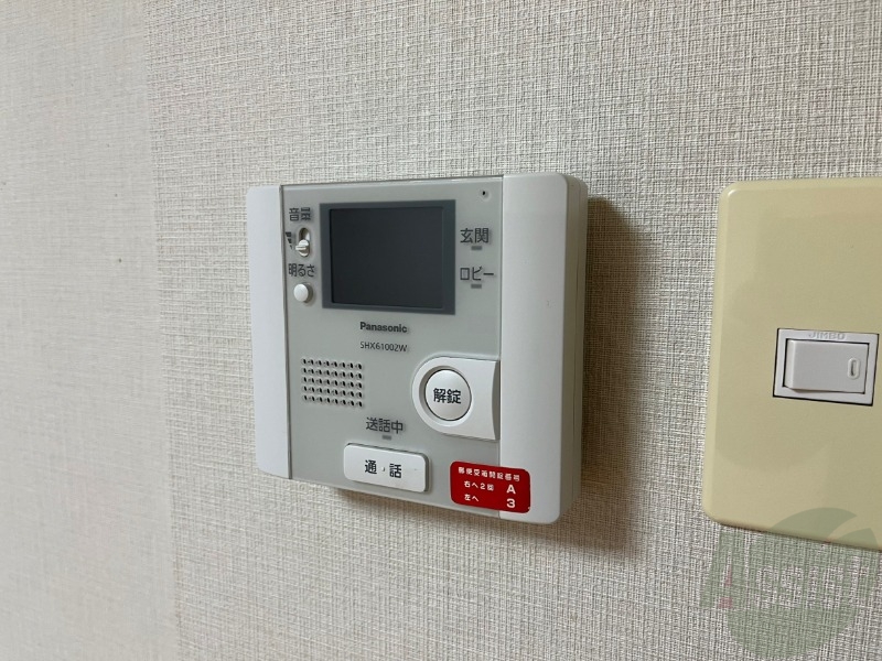 その他設備　ＴＶモニター付インターホンです。来客者の顔が見えるので安心！