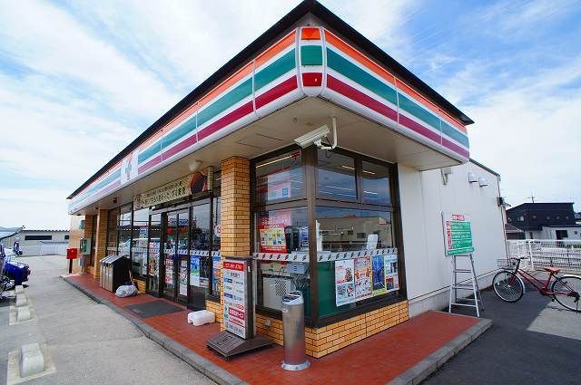 コンビニ　セブンイレブン前橋小屋原店（コンビニ）まで550m