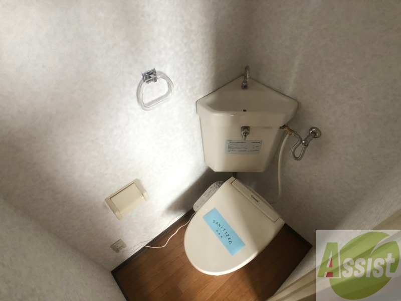 トイレ　こちらはトイレです。清潔感があり、安心して使用できます。