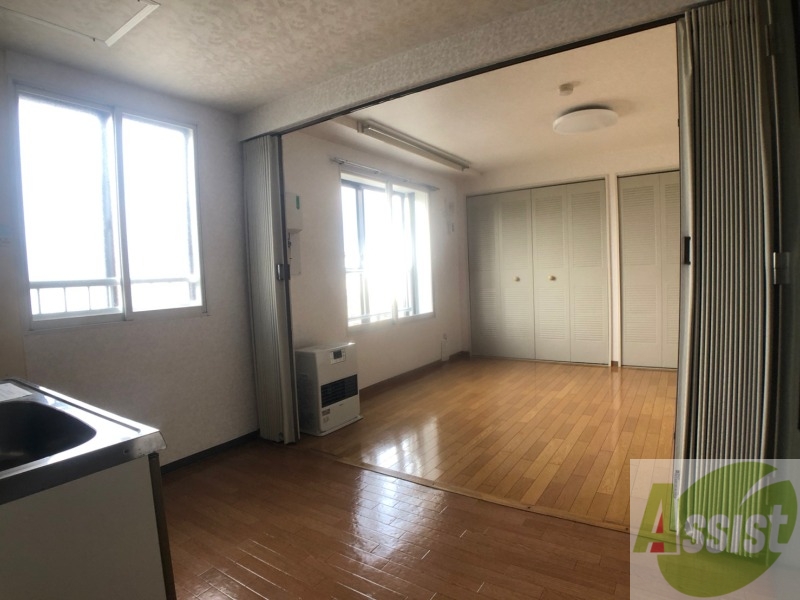 居室・リビング　広くてキレイなお部屋が広がっていて、充実した生活が送れそう。
