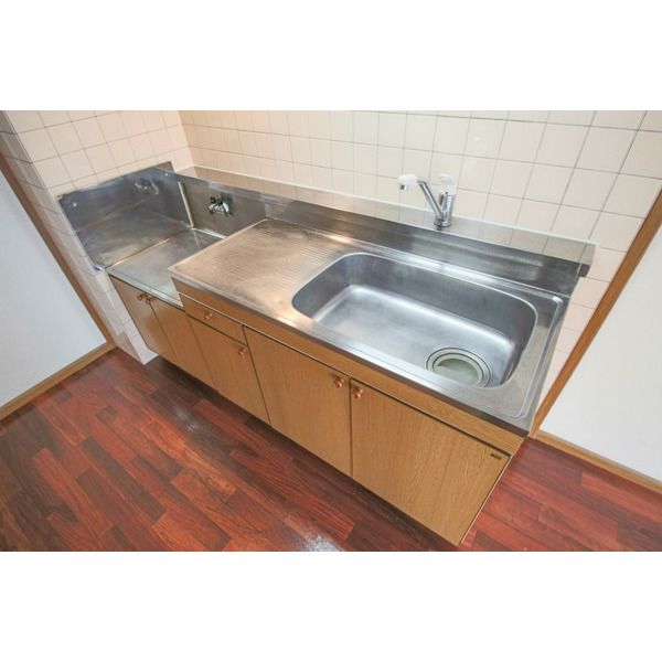 キッチン　同じ建物の別のお部屋