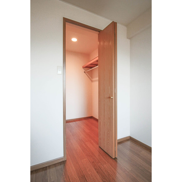 収納　同じ建物の別のお部屋