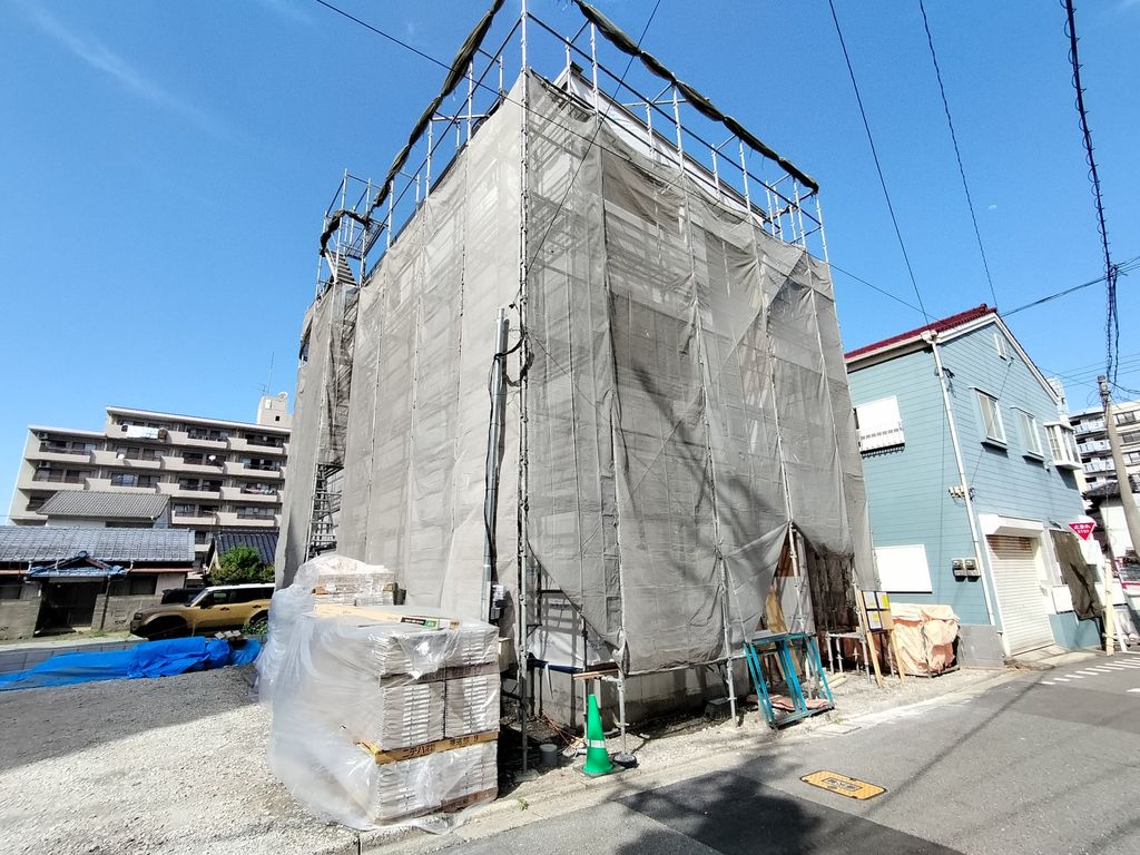 建物外観　駐車場
