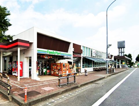 コンビニ　ファミリーマート 石川PA上り店（コンビニ）まで950m