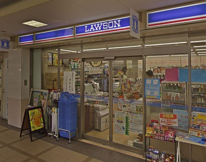 コンビニ　ローソン 下高井戸駅前店（コンビニ）まで329m