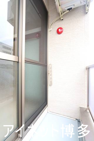 バルコニー　洗濯物はこちらへ