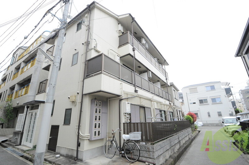 建物外観　駅からフラットアプローチ、大きな荷物でもお家までラクチンです