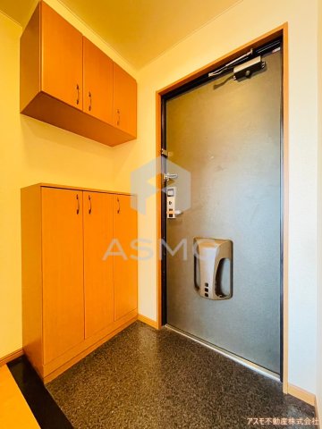 玄関　同マンション別部屋　参考写真